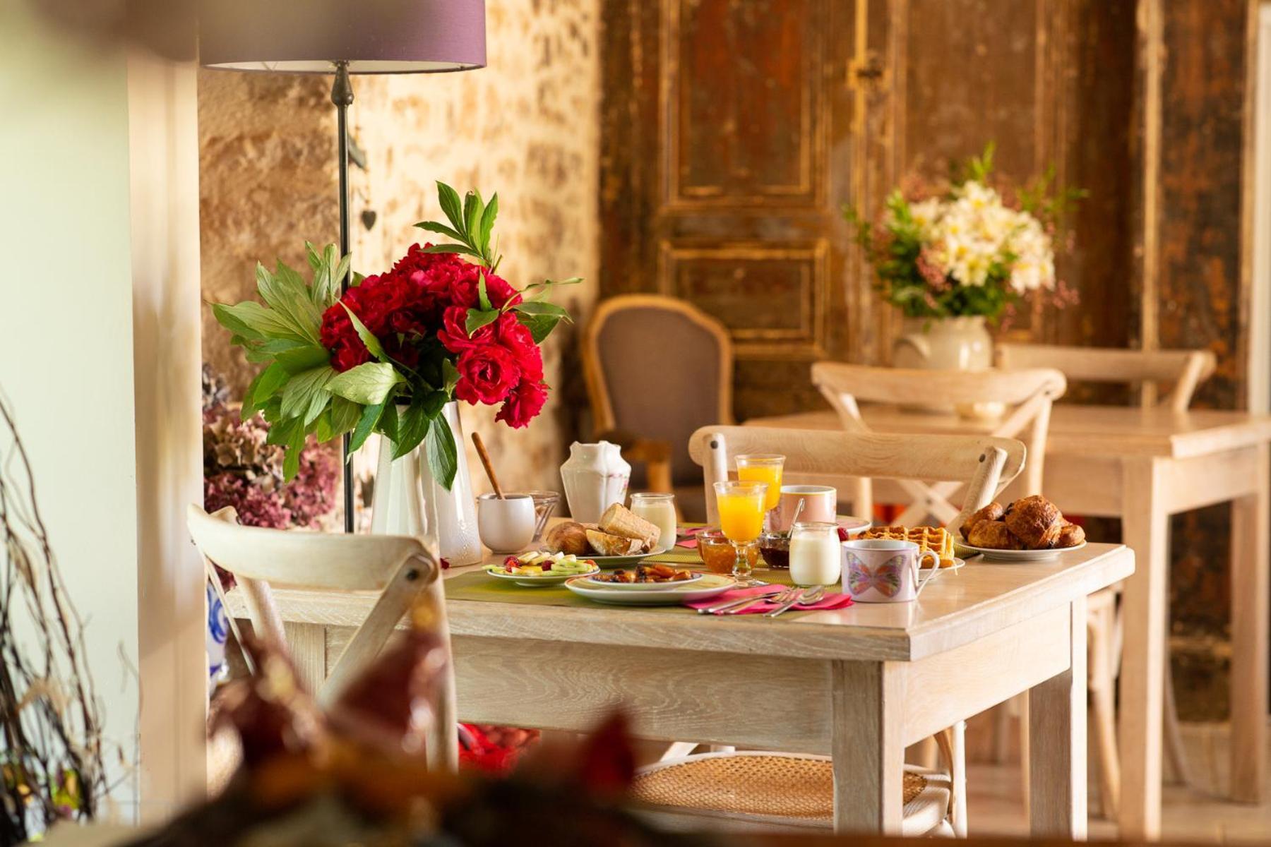 La Maison De Léopold Couette-café Terrasson